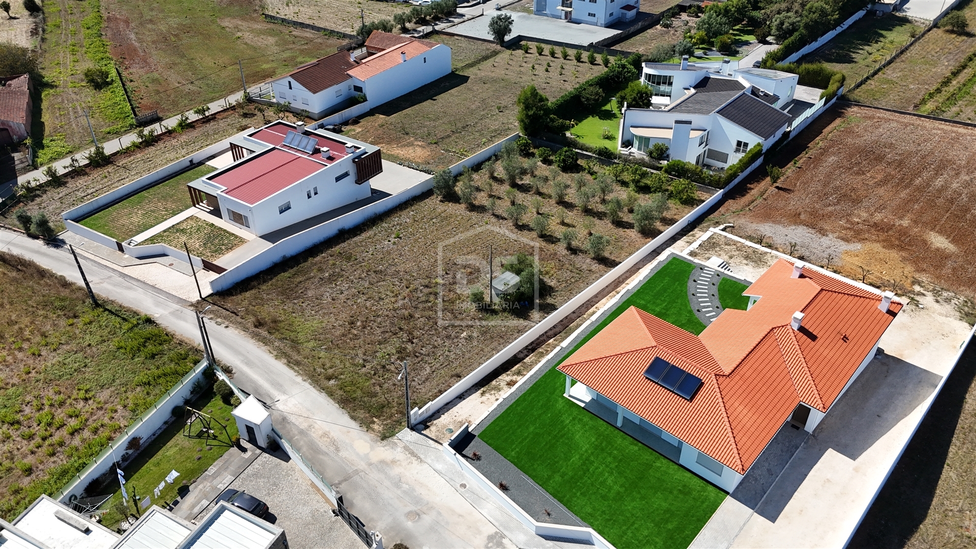 Terreno de 1930m² na Maceira, Leiria – Oportunidade Exclusiva