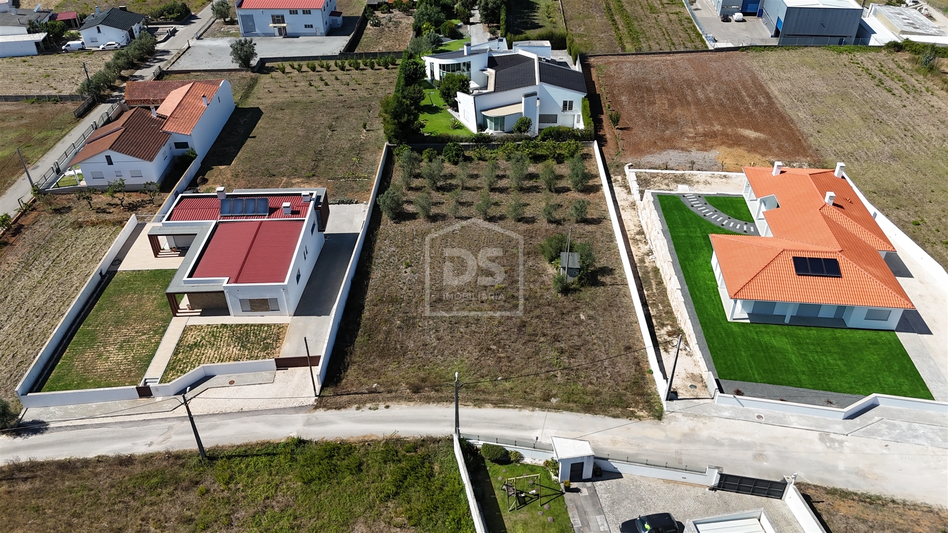 Terreno de 1930m² na Maceira, Leiria – Oportunidade Exclusiva