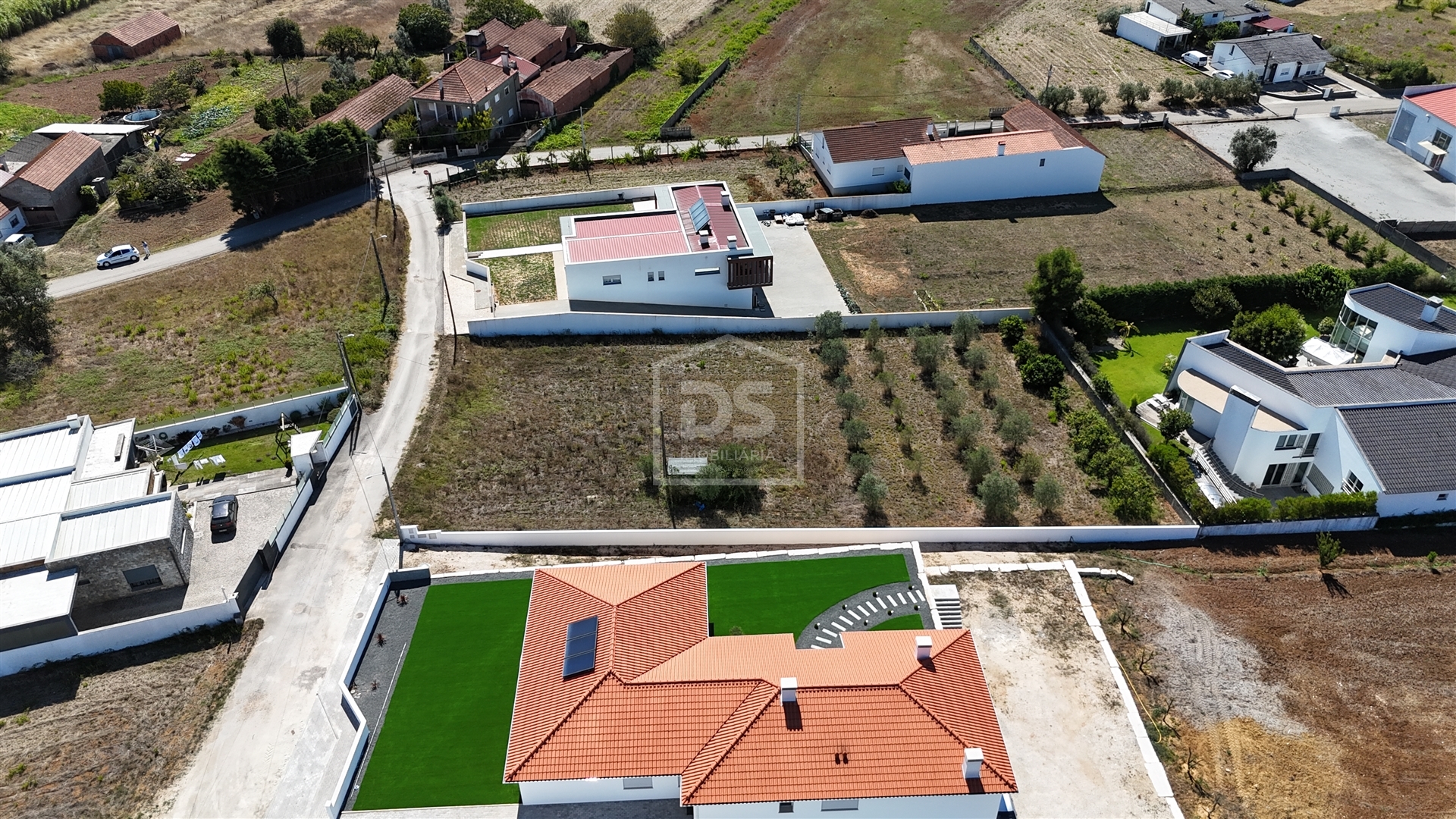 Terreno de 1930m² na Maceira, Leiria – Oportunidade Exclusiva