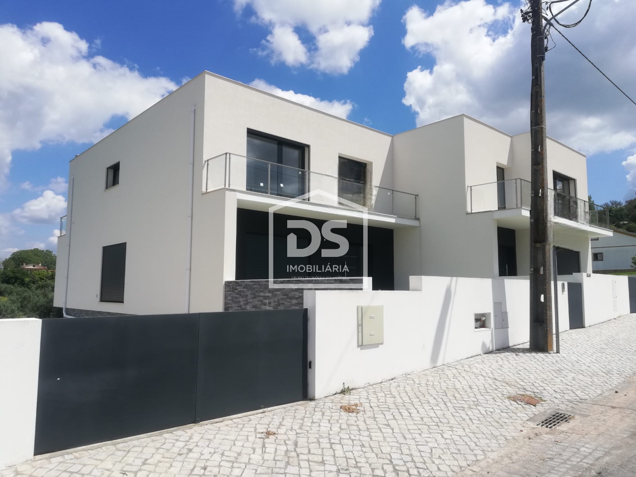 Moradia Geminada T4