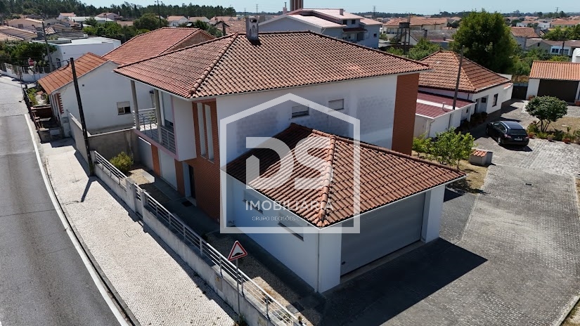 Detached house T4