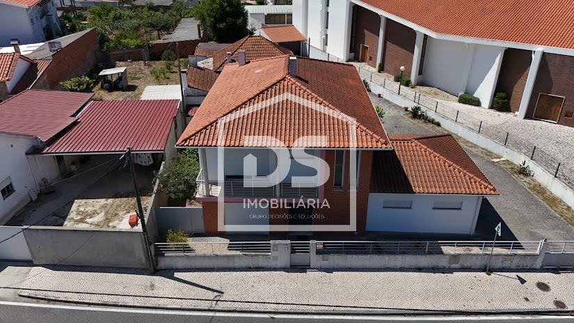 Detached house T4