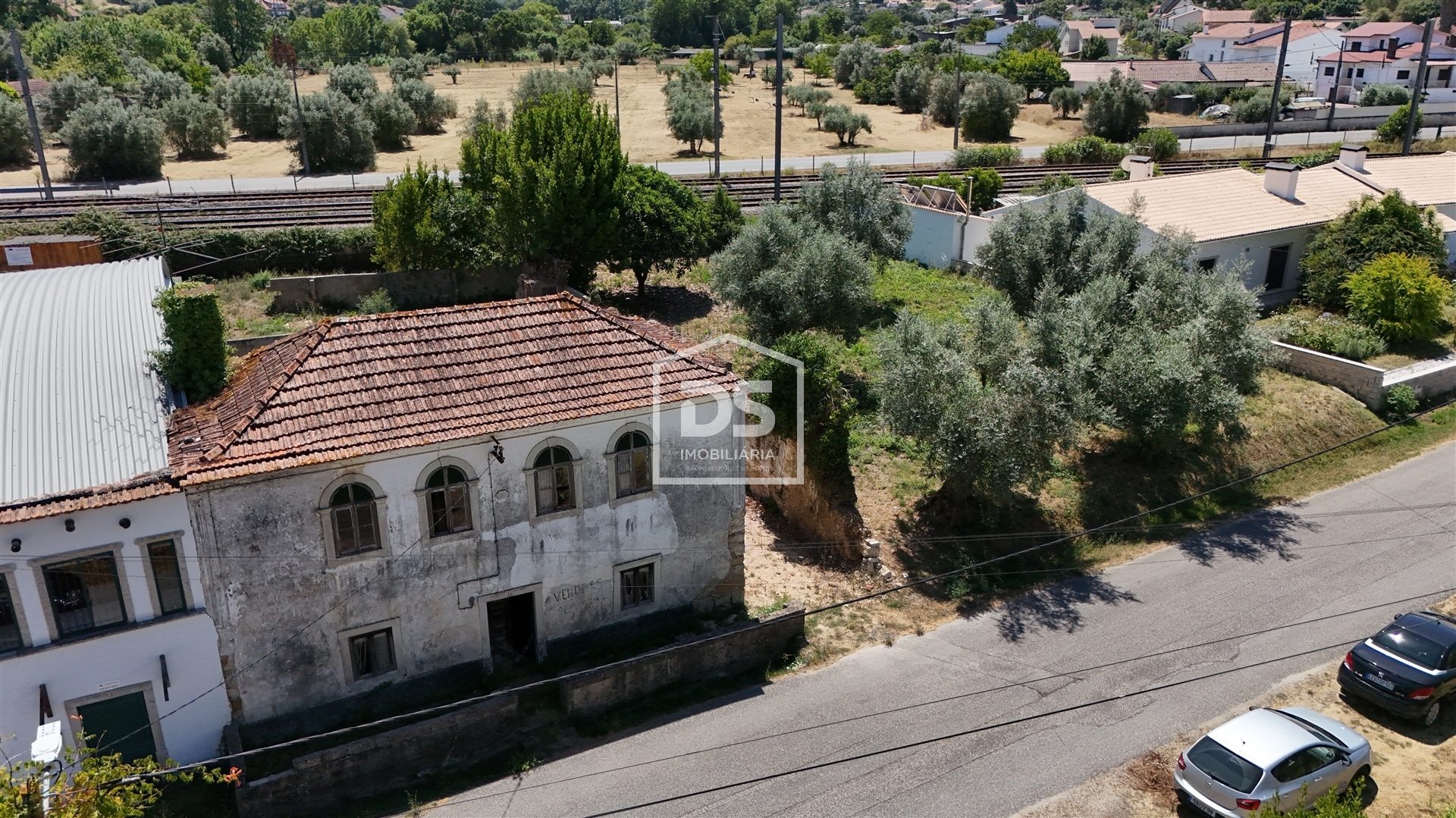 Oportunidade Única &#124; Vivenda Centenária em Pedra com Terreno — Projeto Rural ou Turístico em Zona Tr