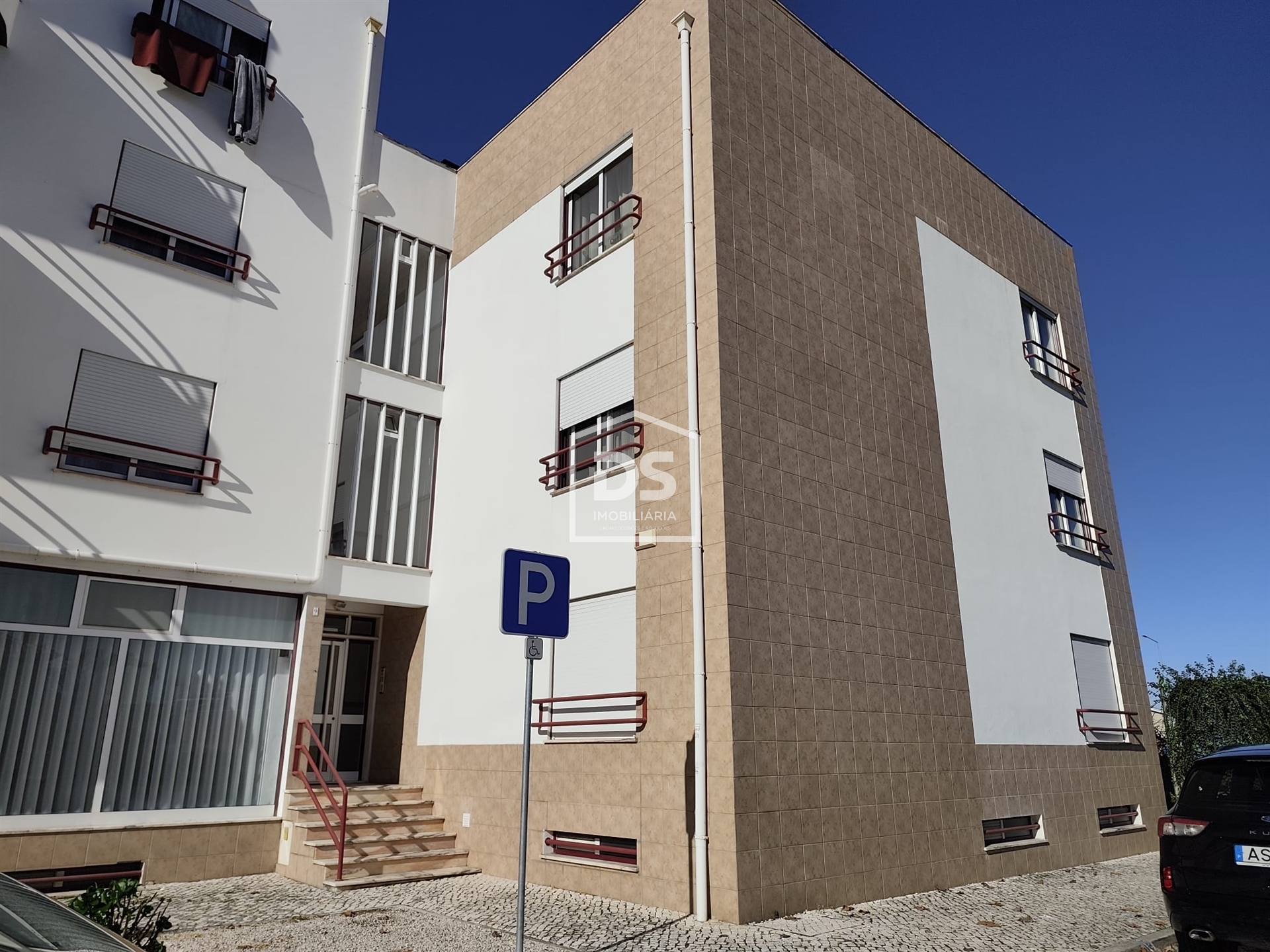 Apartamento T2 para arrendamento no centro da Marinha Grande