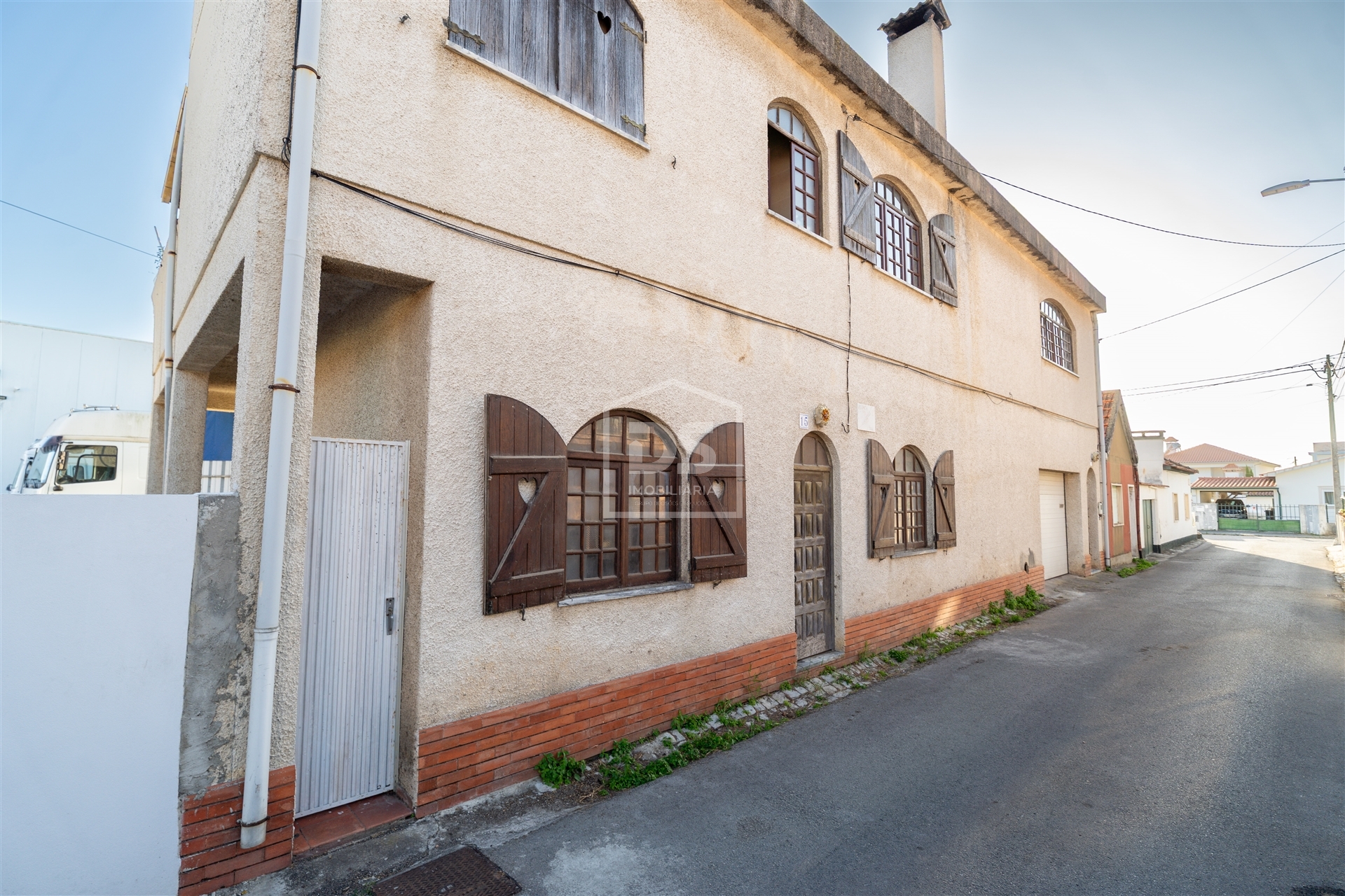 Moradia T3 para remodelar Estação Leiria